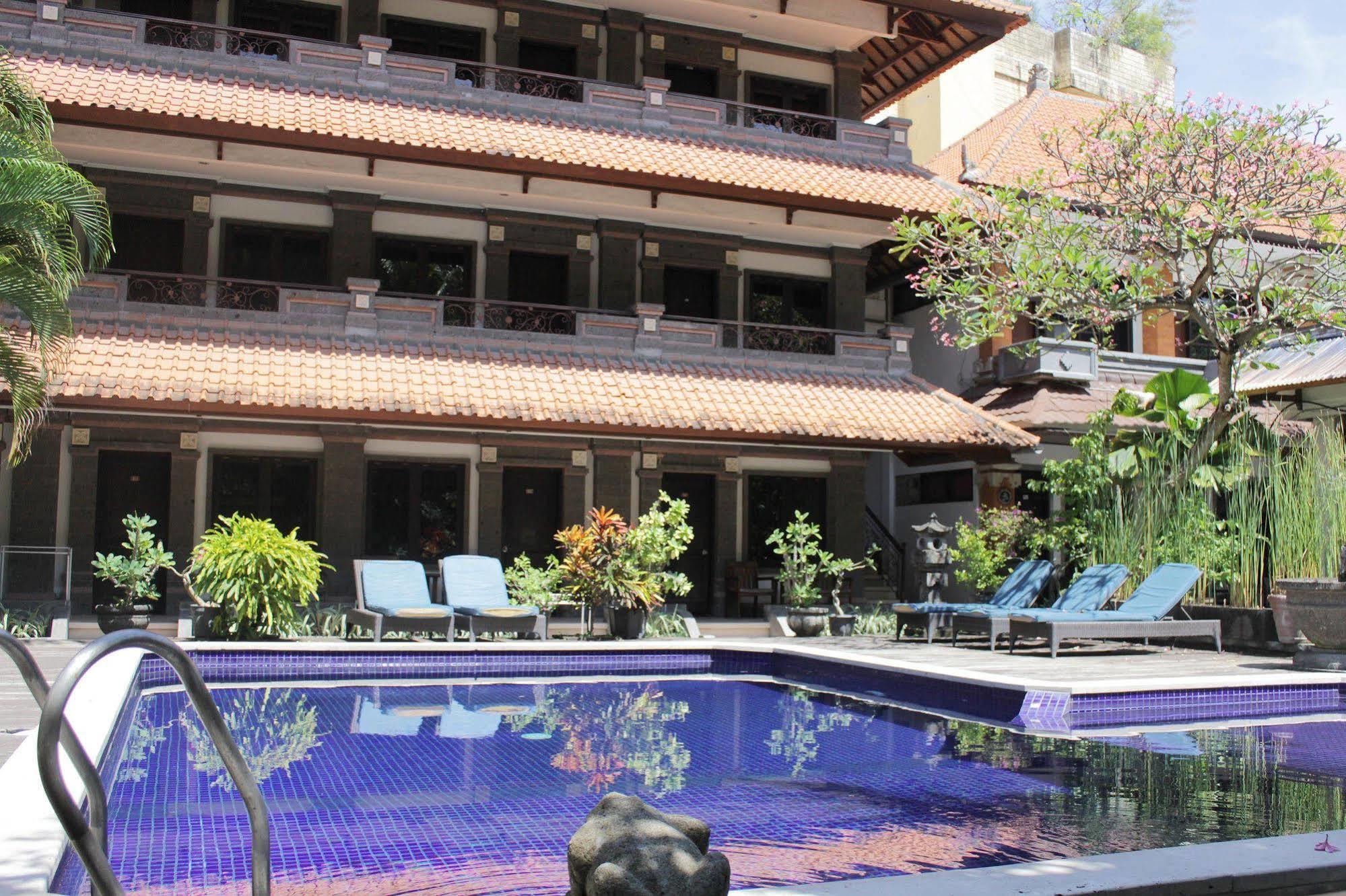 Hotel Puri Tanah Lot Кута Екстериор снимка
