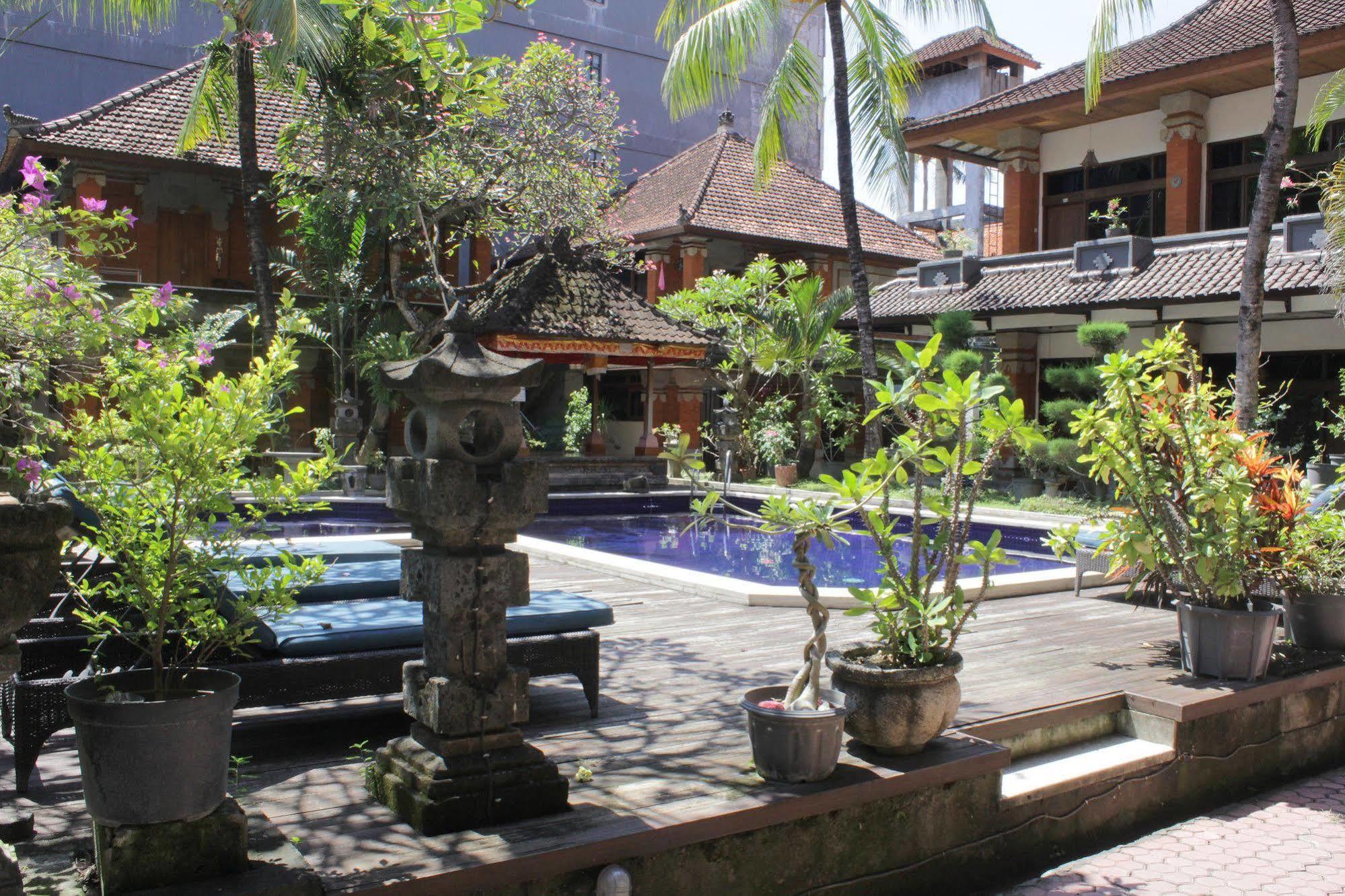 Hotel Puri Tanah Lot Кута Екстериор снимка
