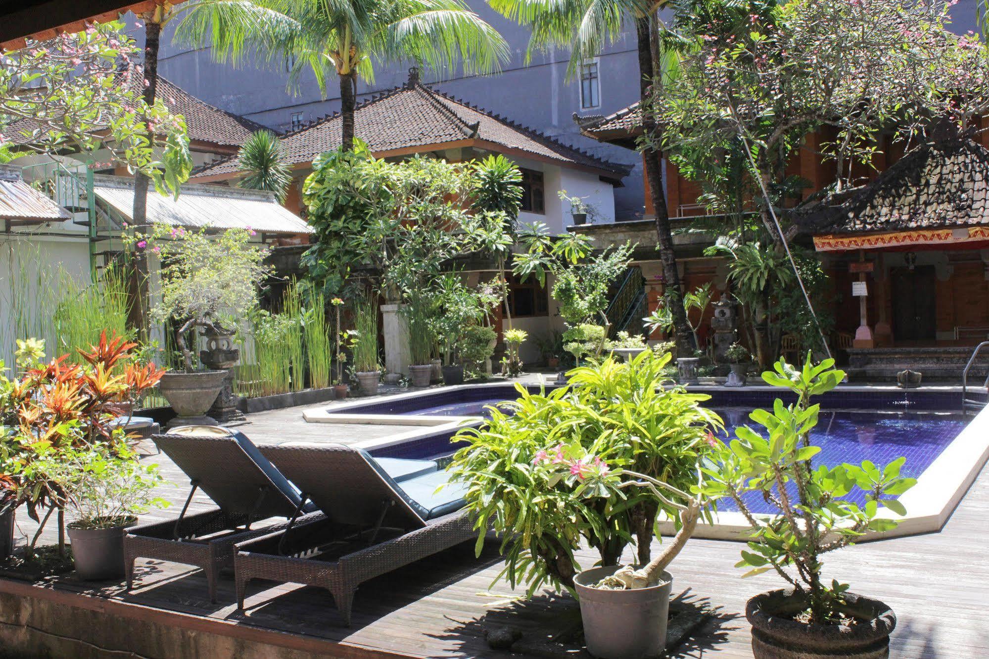 Hotel Puri Tanah Lot Кута Екстериор снимка