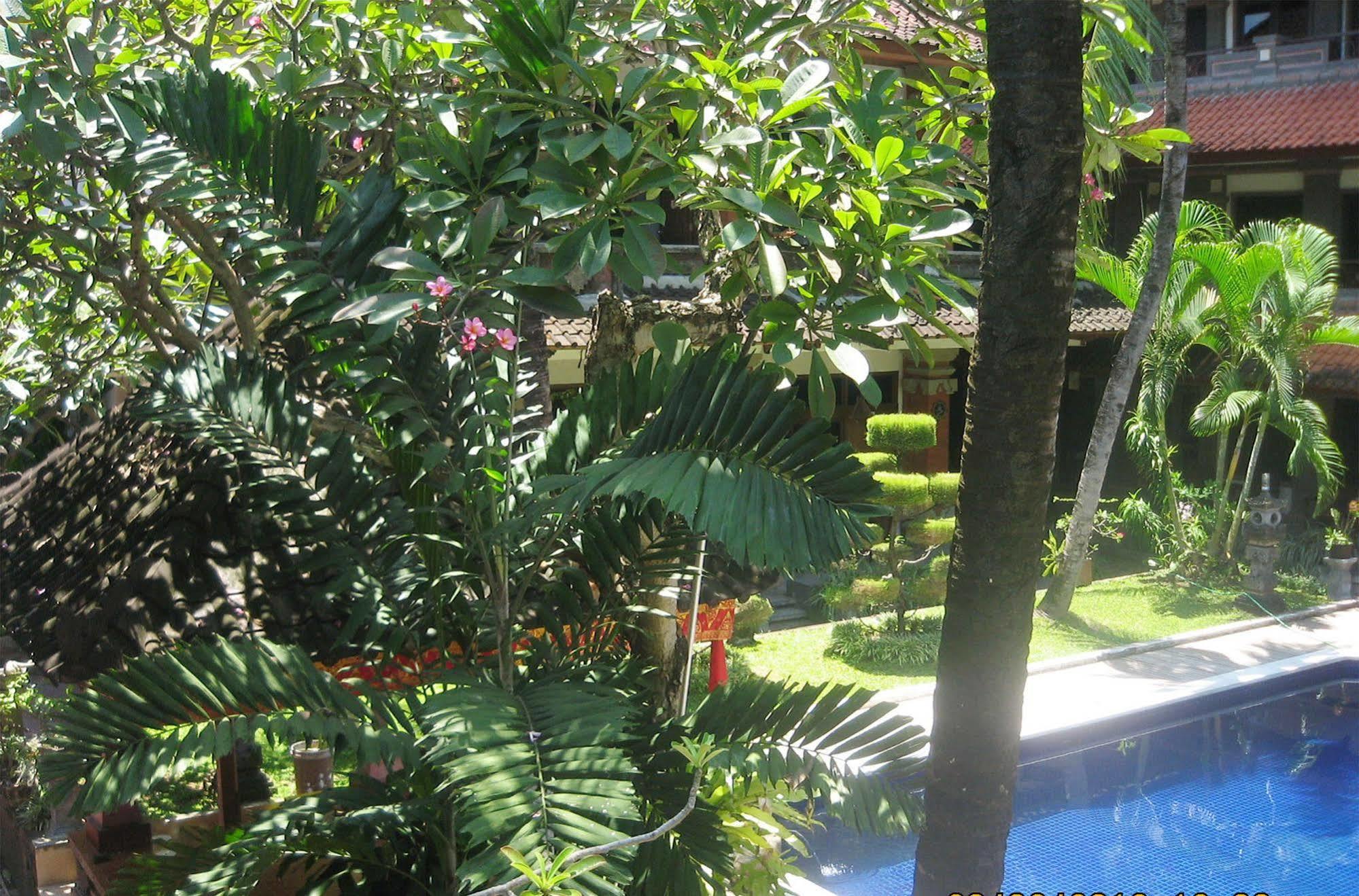 Hotel Puri Tanah Lot Кута Екстериор снимка