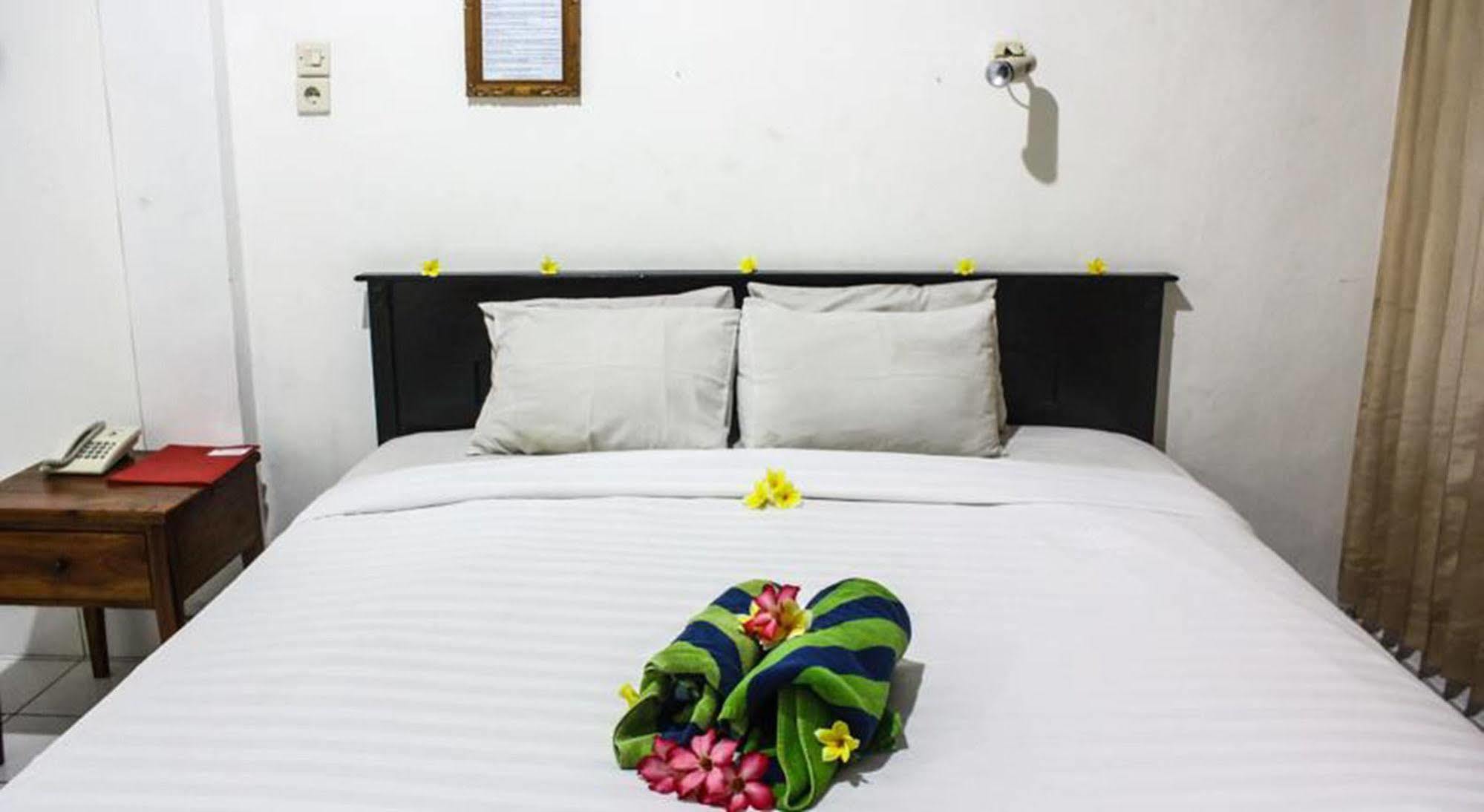 Hotel Puri Tanah Lot Кута Екстериор снимка