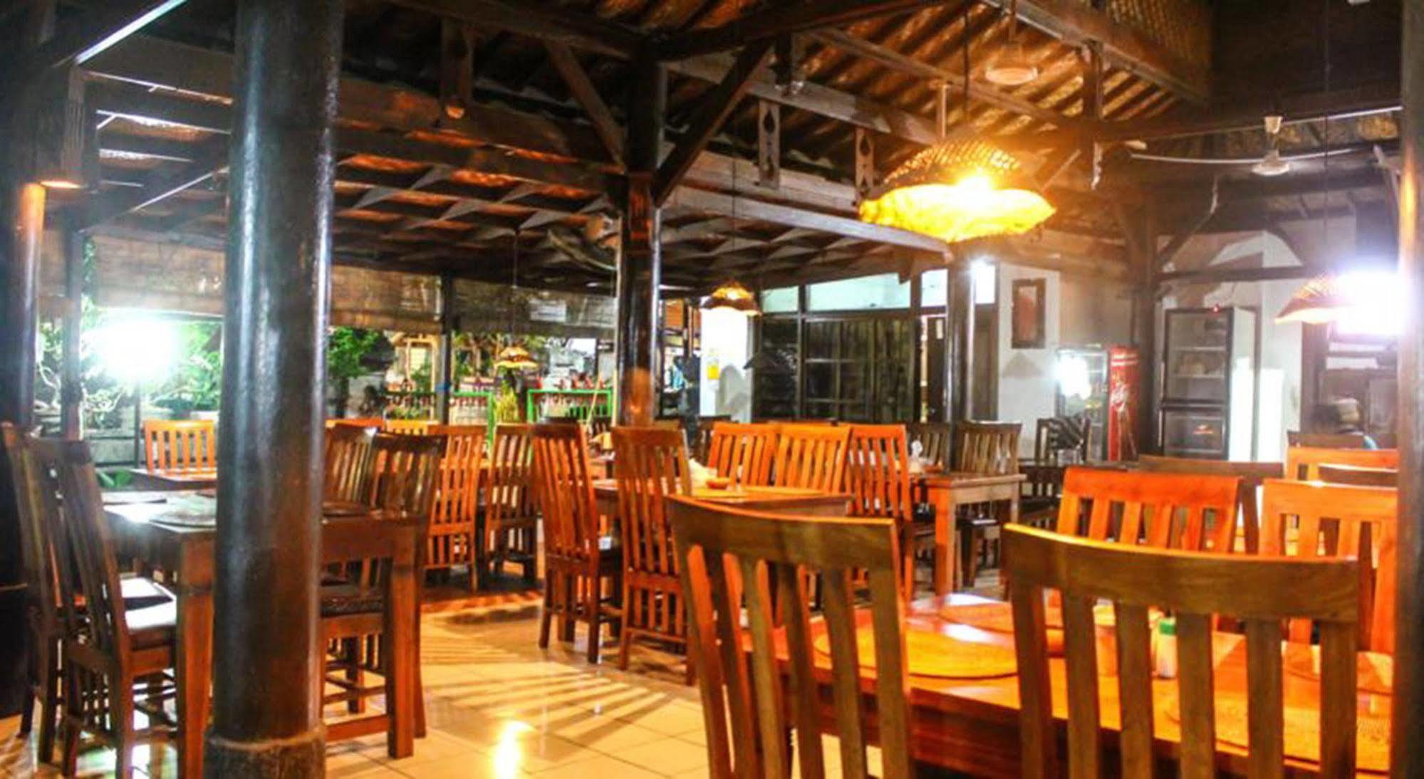 Hotel Puri Tanah Lot Кута Екстериор снимка