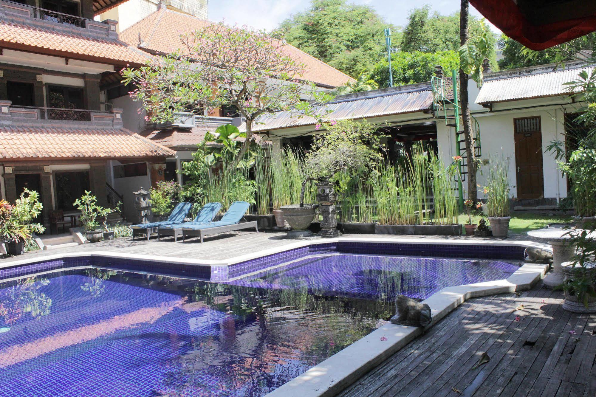 Hotel Puri Tanah Lot Кута Екстериор снимка