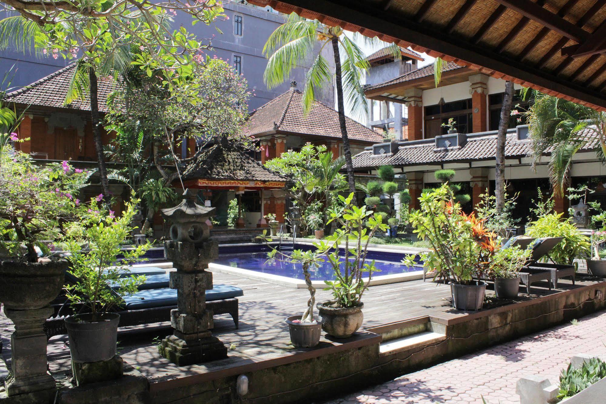 Hotel Puri Tanah Lot Кута Екстериор снимка