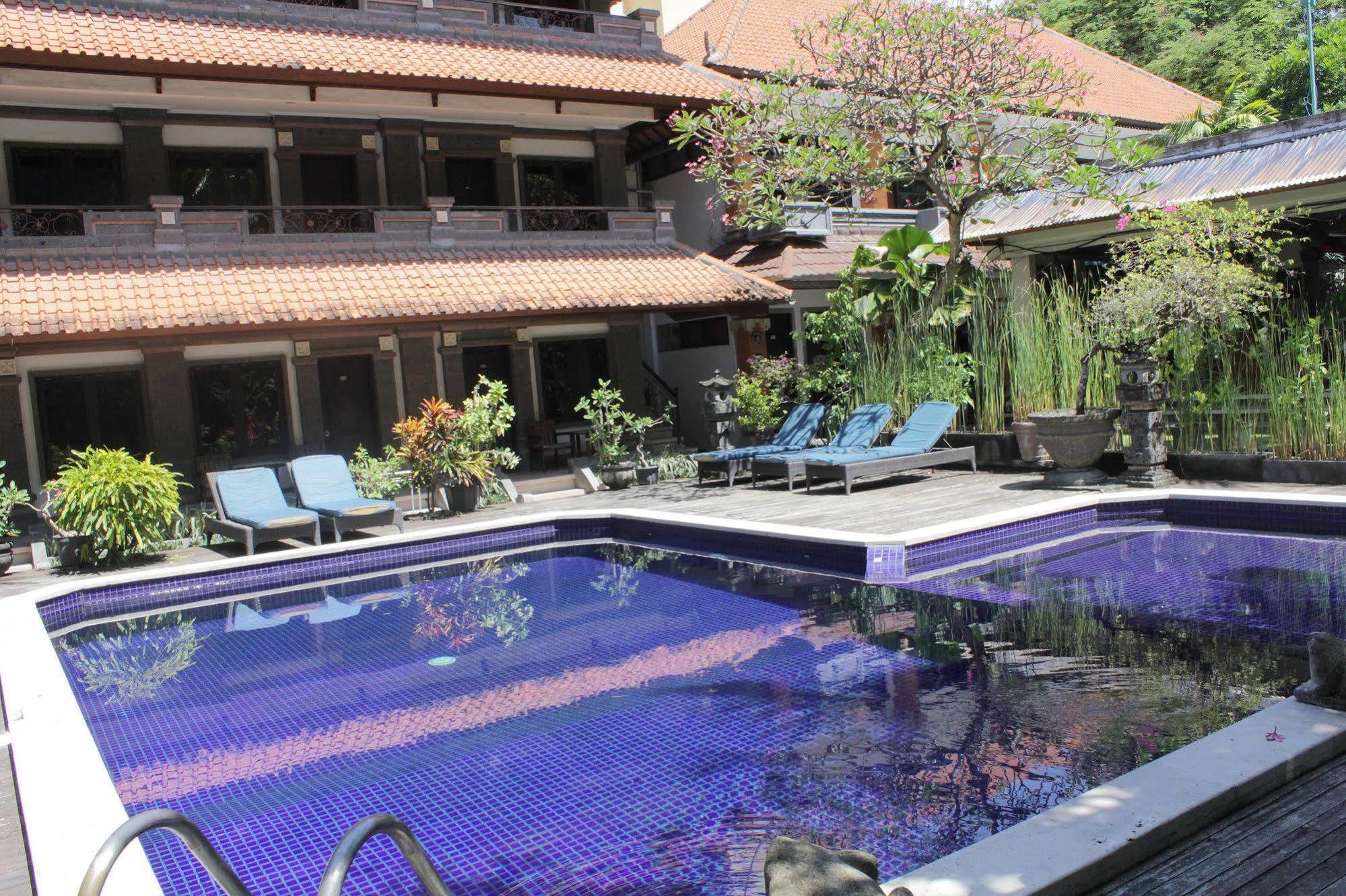 Hotel Puri Tanah Lot Кута Екстериор снимка